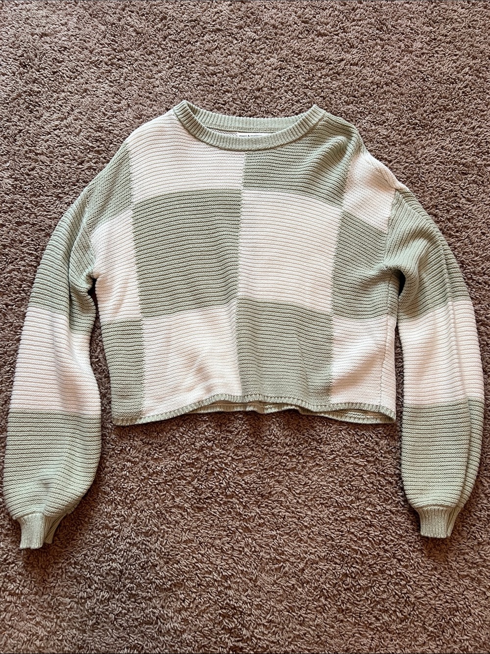 Women’s small. Sweater. Moon & Madison